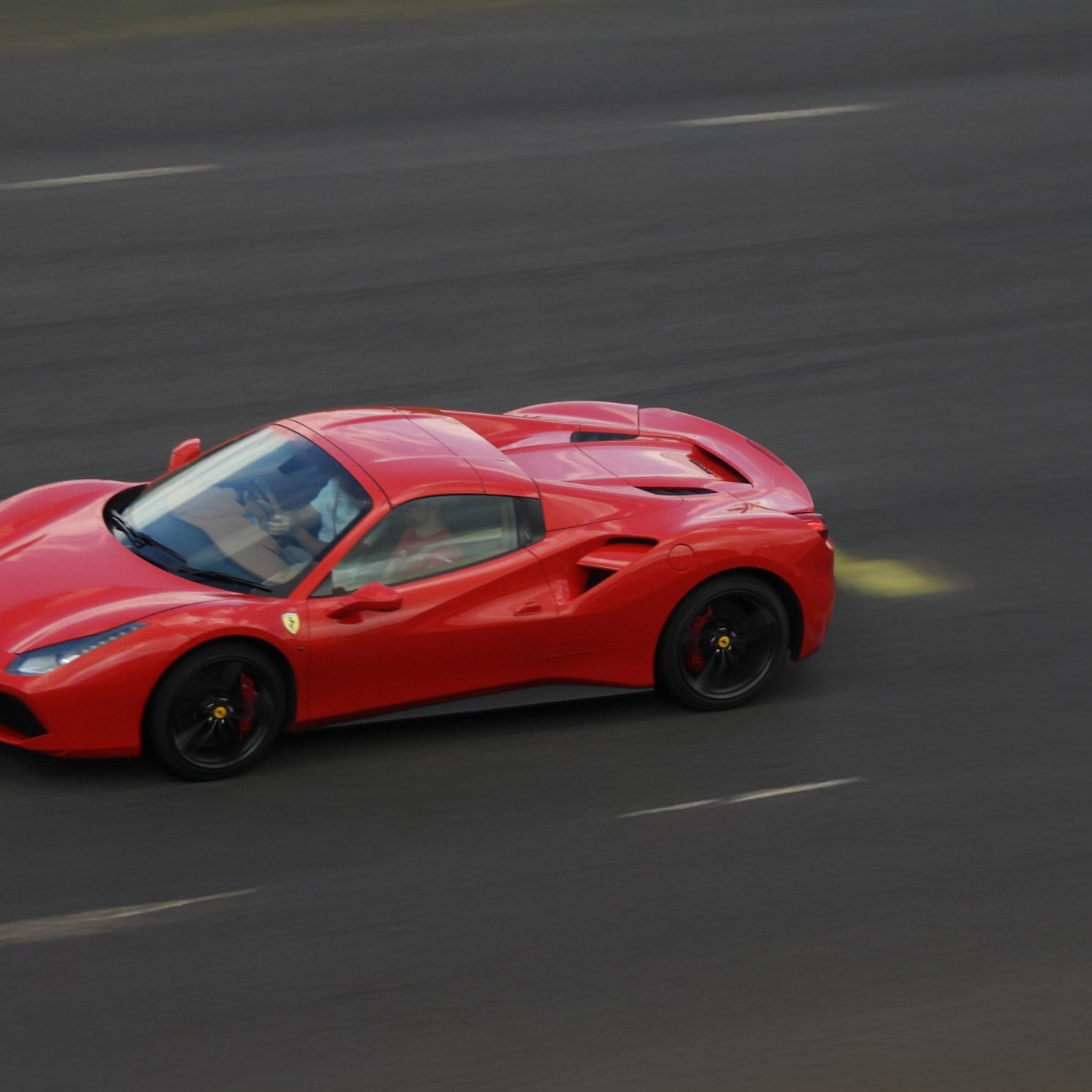 Ruta de 23 km por carretera en Ferrari o Lamborghini en Barcelona ...
